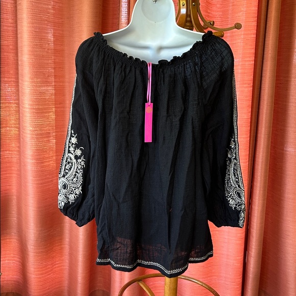 Top - Picture 2 of 3